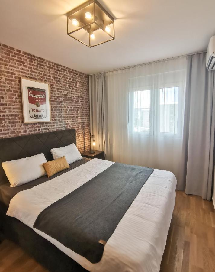 Apartments At Ljubovic Hill Park ポドゴリツァ エクステリア 写真