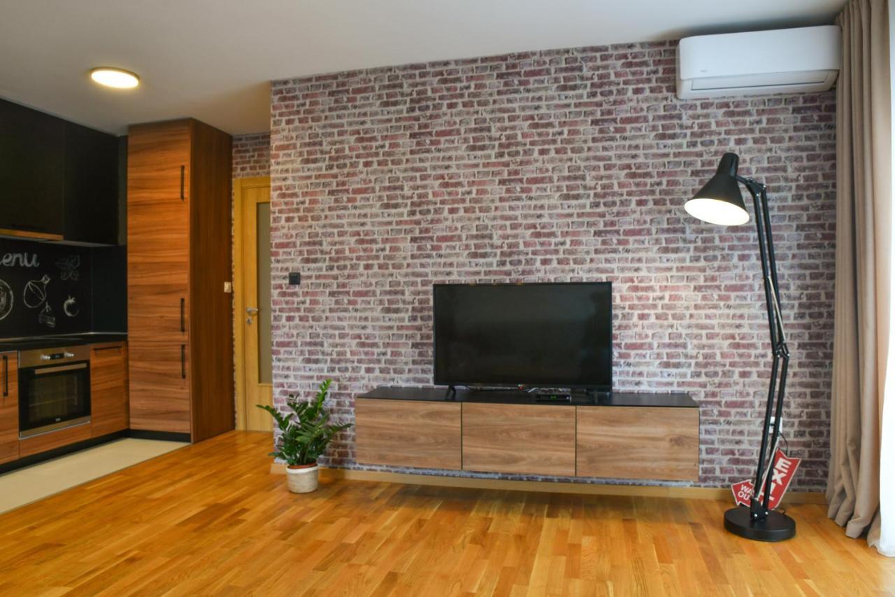Apartments At Ljubovic Hill Park ポドゴリツァ エクステリア 写真